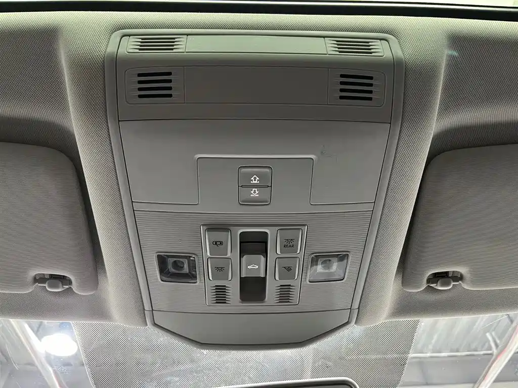 VOLKSWAGEN T ROC EXPLORING SONGS