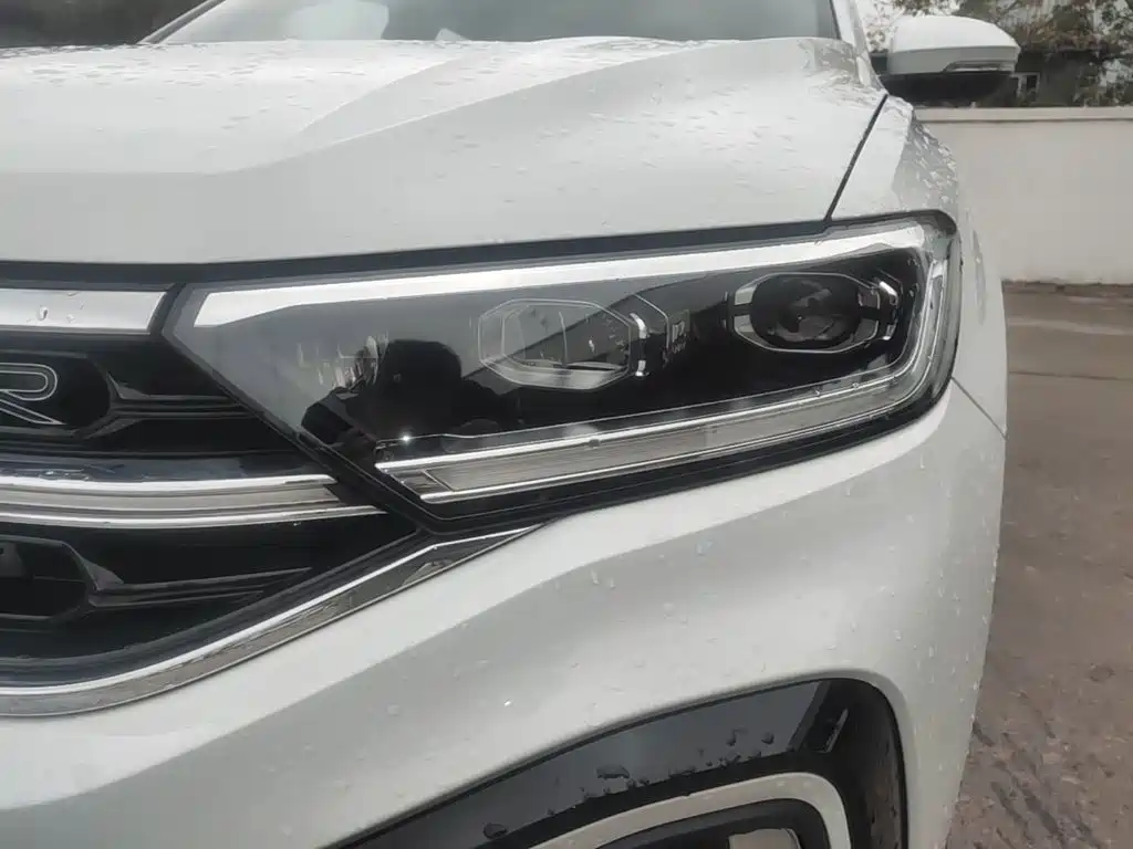 Volkswagen T-Roc — миниатюра 24