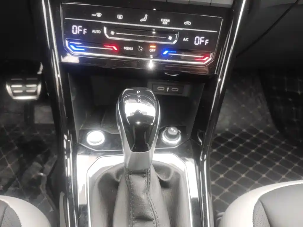 Volkswagen T-Roc — миниатюра 14