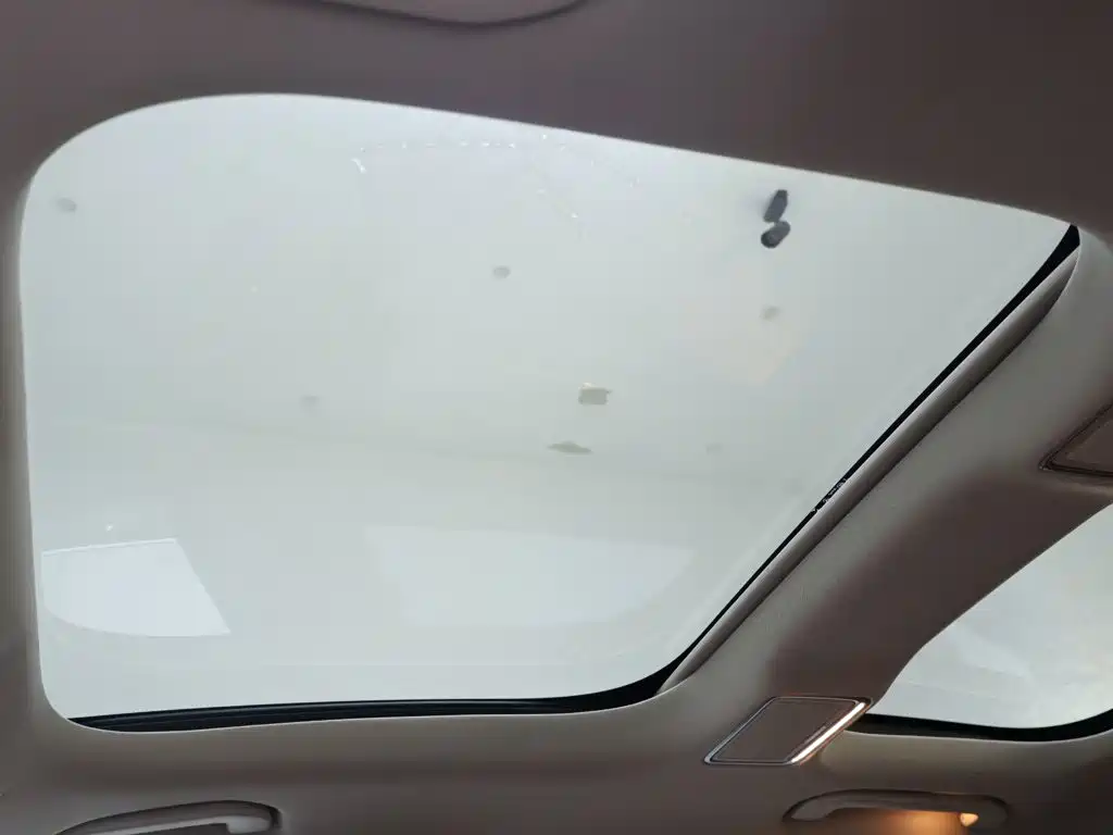 Mercedes-Benz E-Class — миниатюра 19