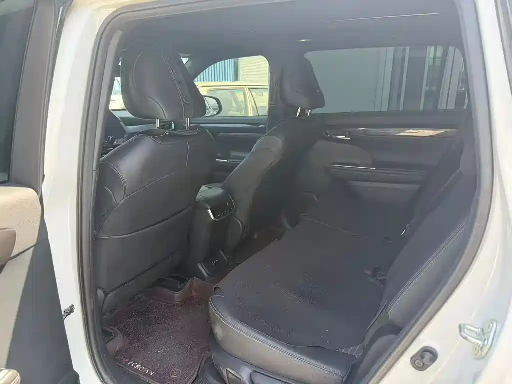 Toyota Crown Kluger — миниатюра 8