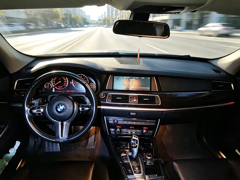 BMW 5 Series GT — миниатюра 5