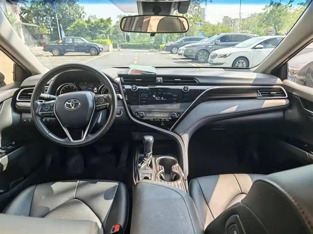 Toyota Camry — миниатюра 6