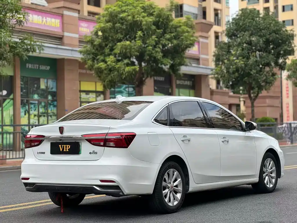 ROEWE I6 NEW ENERGY