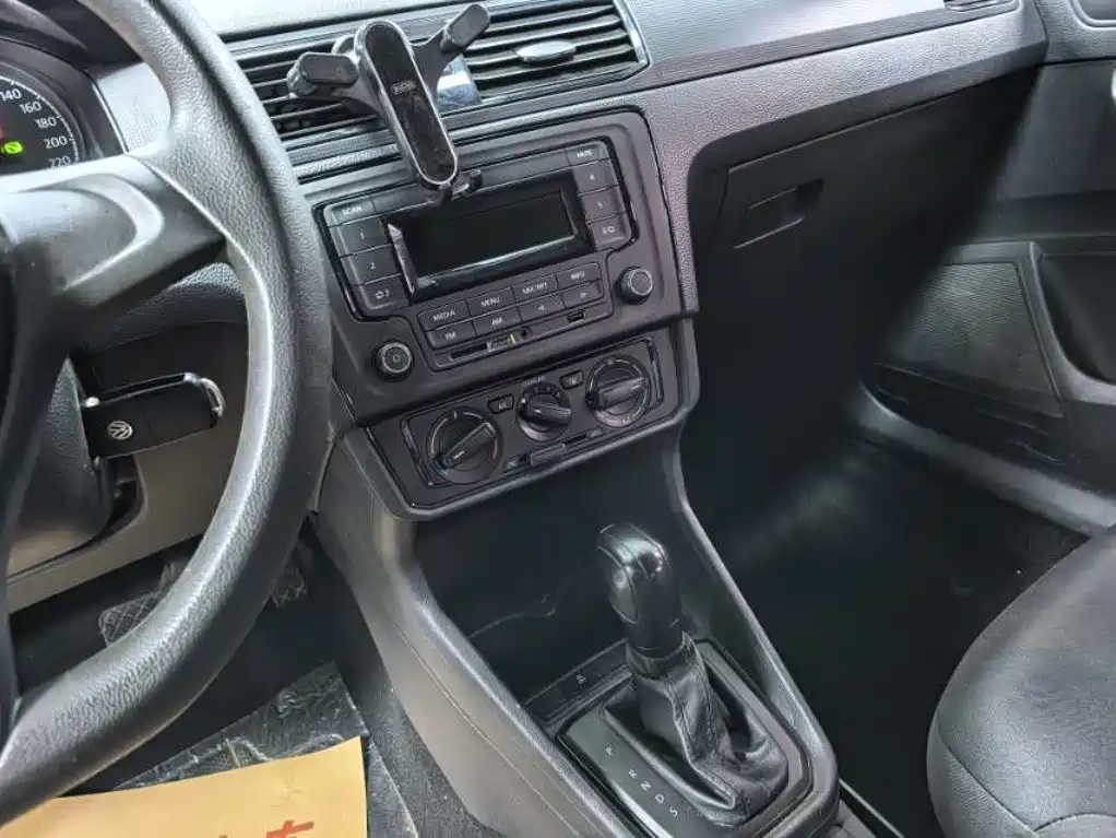 Volkswagen Santana — миниатюра 6