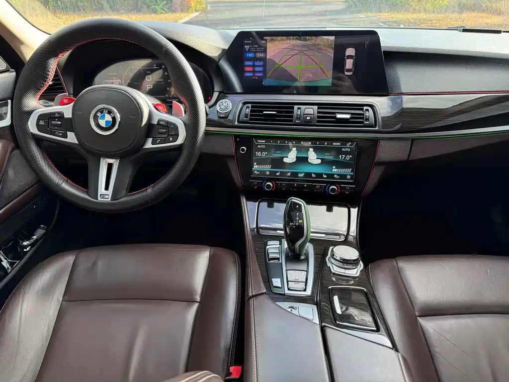 BMW 5 Series — миниатюра 8