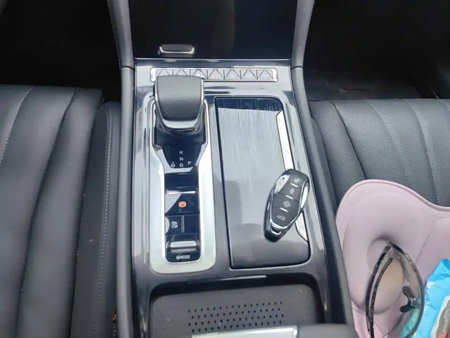 Hongqi Hongqi H5 — миниатюра 16