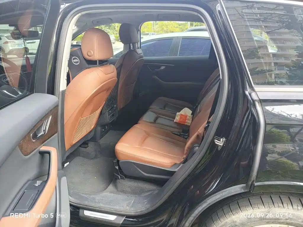Audi Q7 — миниатюра 7