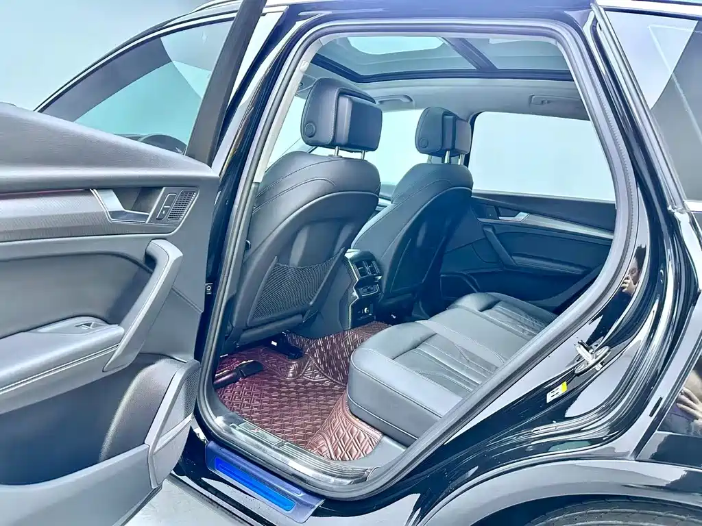 Audi Q5L — миниатюра 10