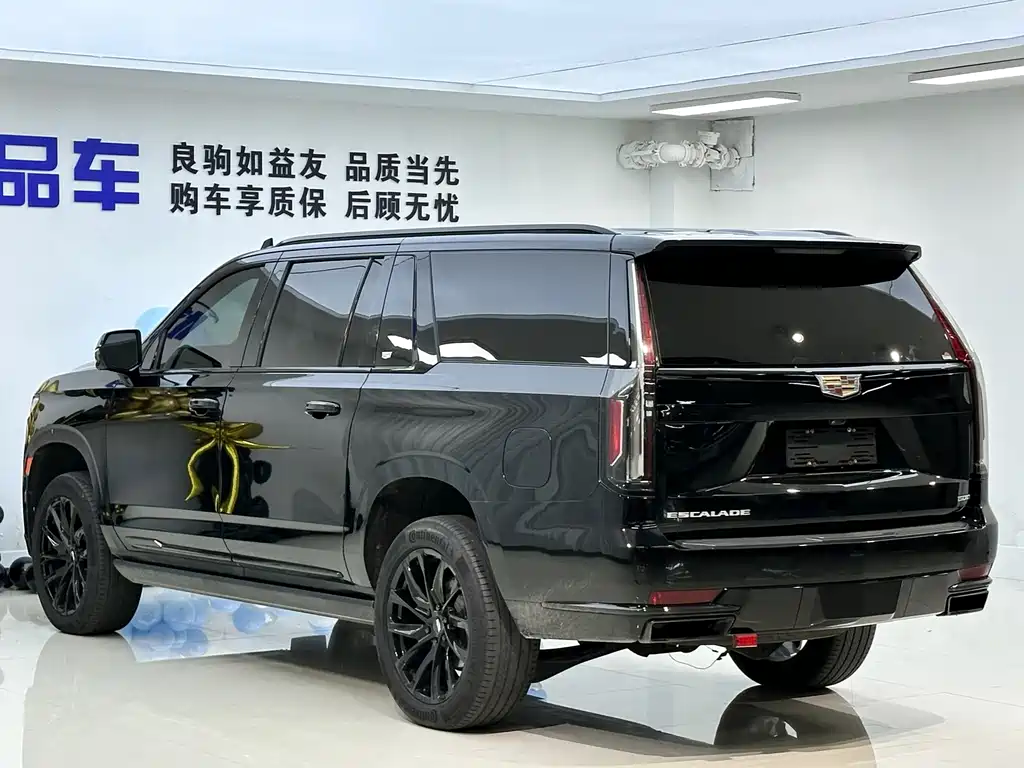 Cadillac Escalade — миниатюра 9