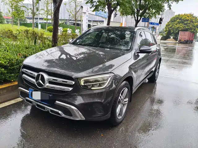 MERCEDES BENZ GLC