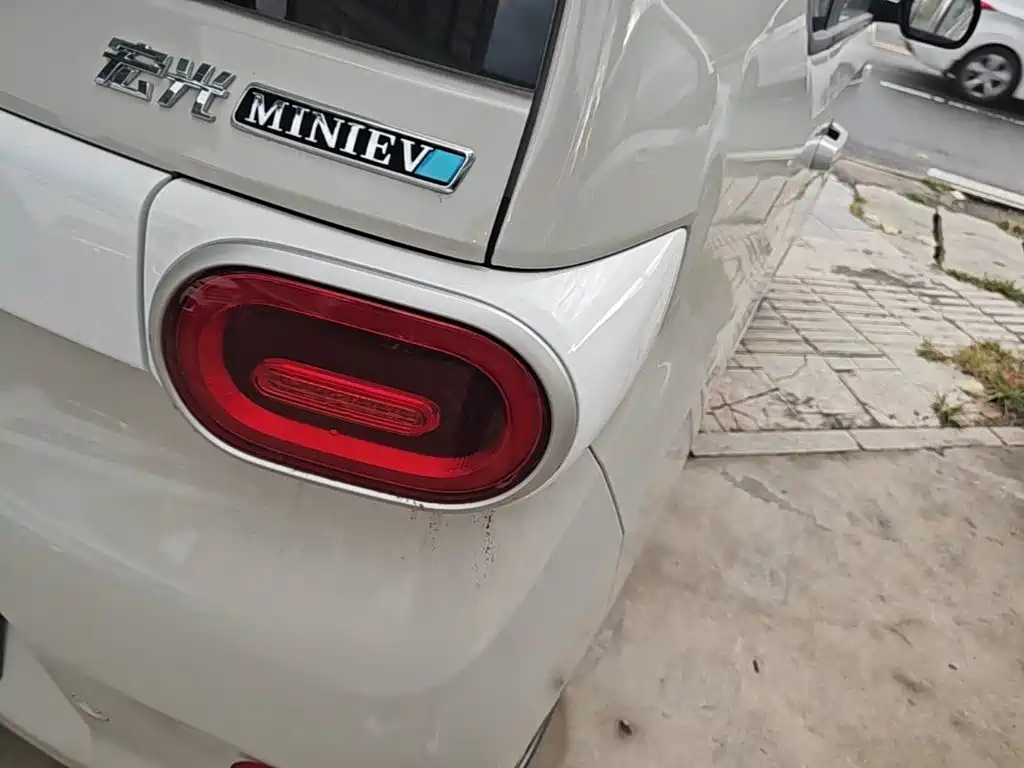 Wuling MINIEV — миниатюра 8