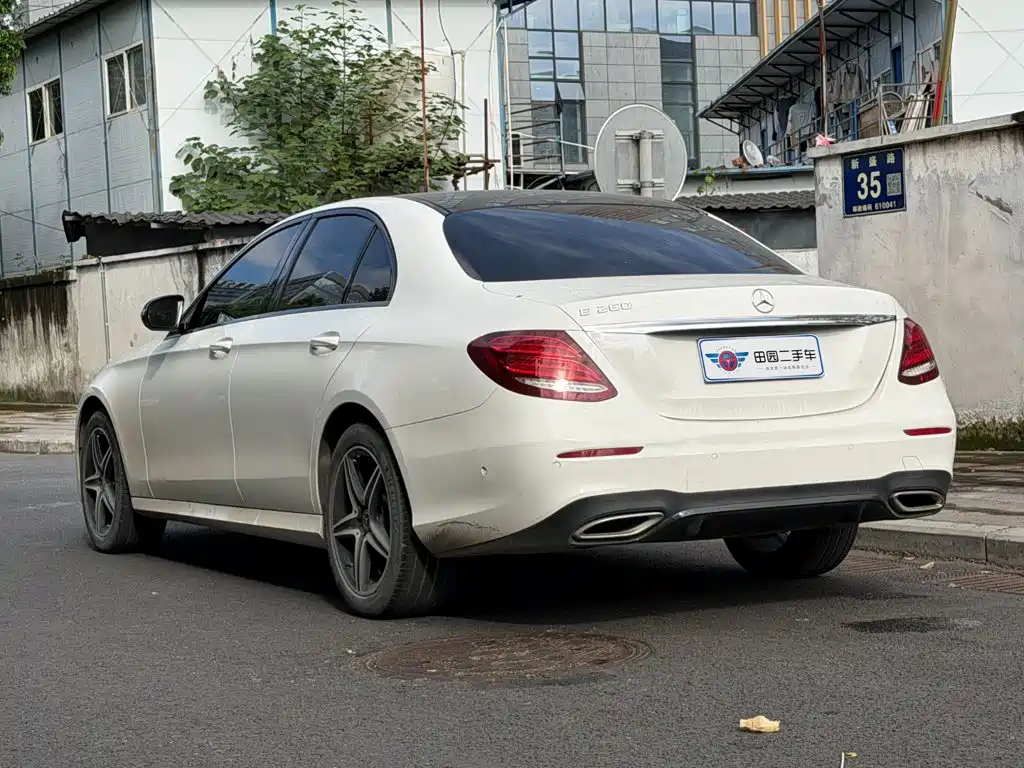 Mercedes-Benz E-Class (Import) — миниатюра 4