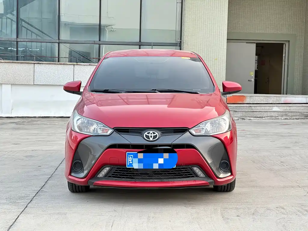 Toyota Yaris L — миниатюра 2