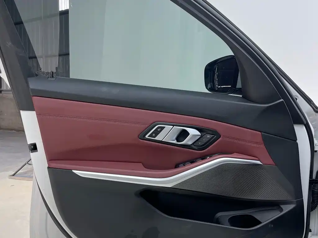 BMW 3 Series — миниатюра 17