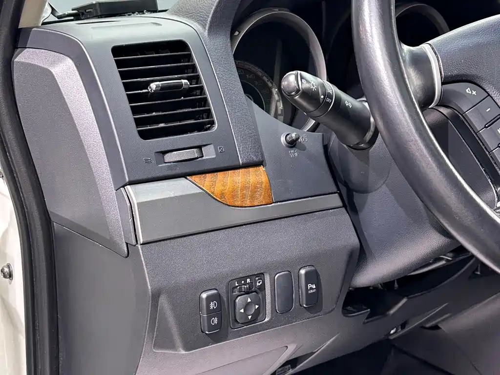 Mitsubishi Pajero (Import) — миниатюра 12