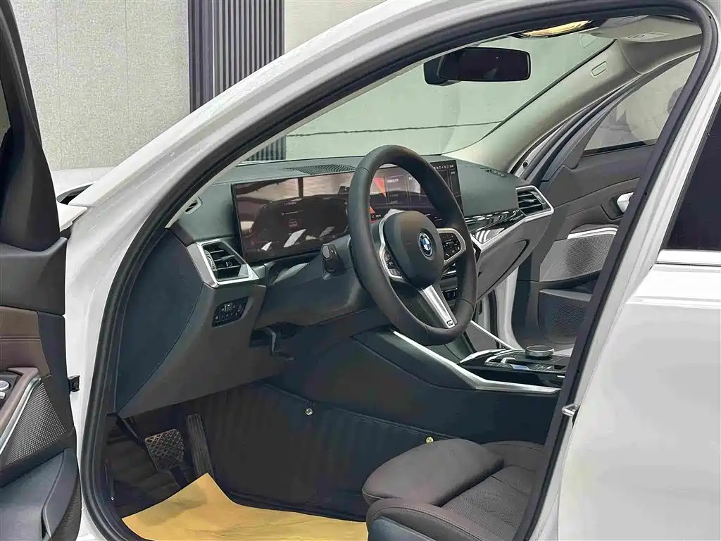 BMW i3 2024 eDrive 35 L