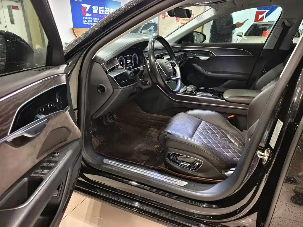 Audi A8 — миниатюра 4
