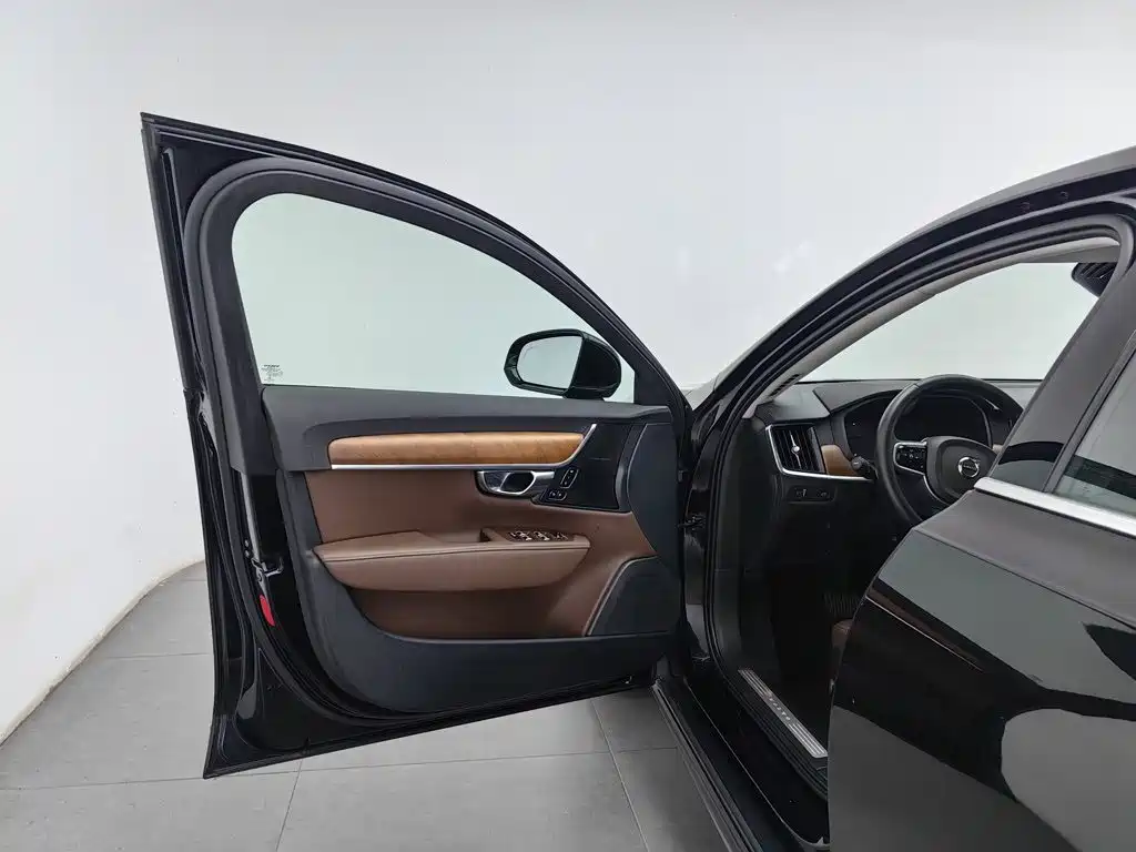 Volvo S90 — миниатюра 8
