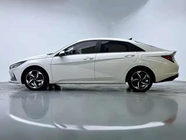 Hyundai Elantra — миниатюра 9