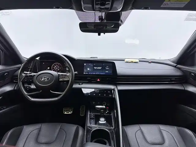 Hyundai Elantra — миниатюра 8