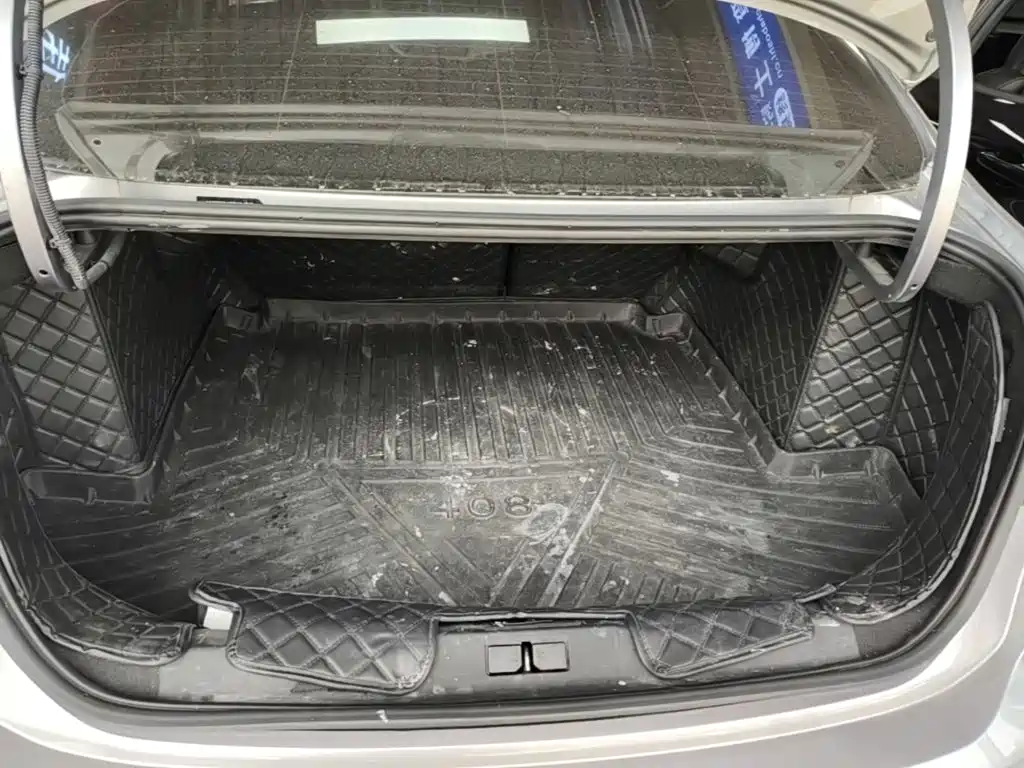 Peugeot 408 — миниатюра 19