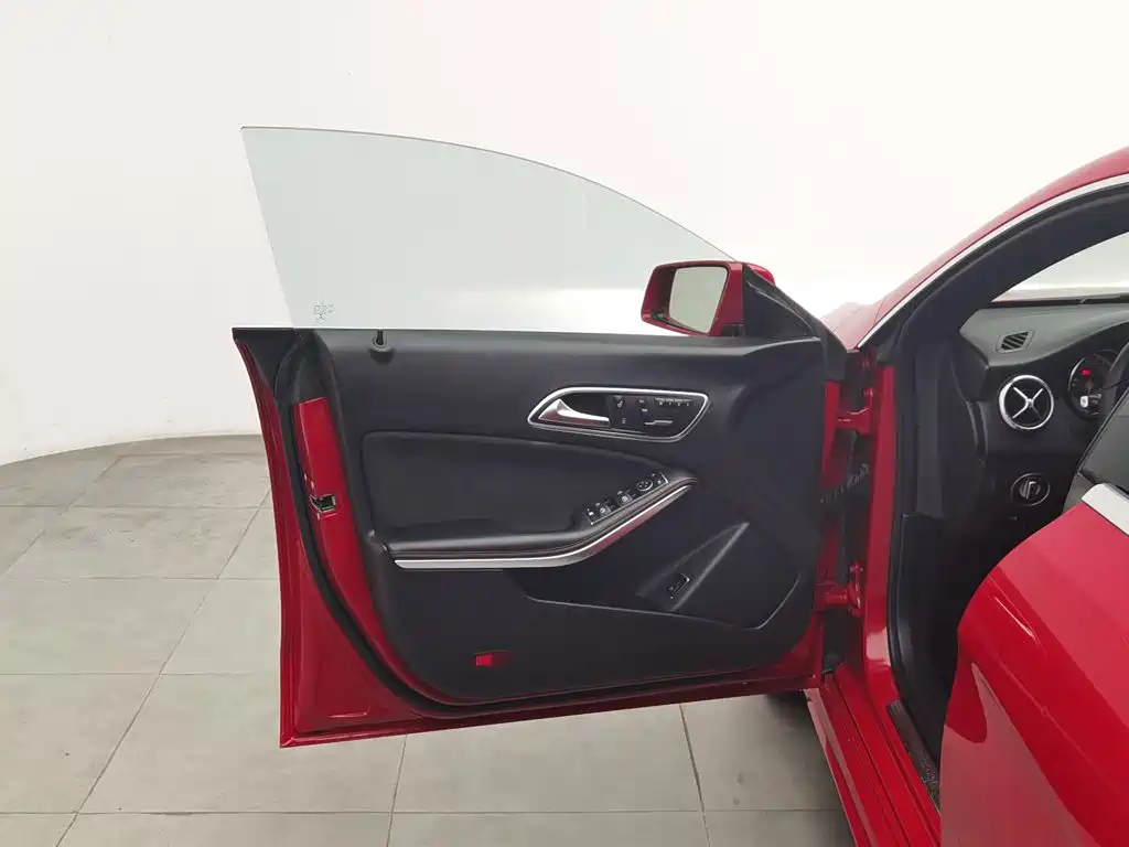 Mercedes-Benz CLA (Import) — миниатюра 8