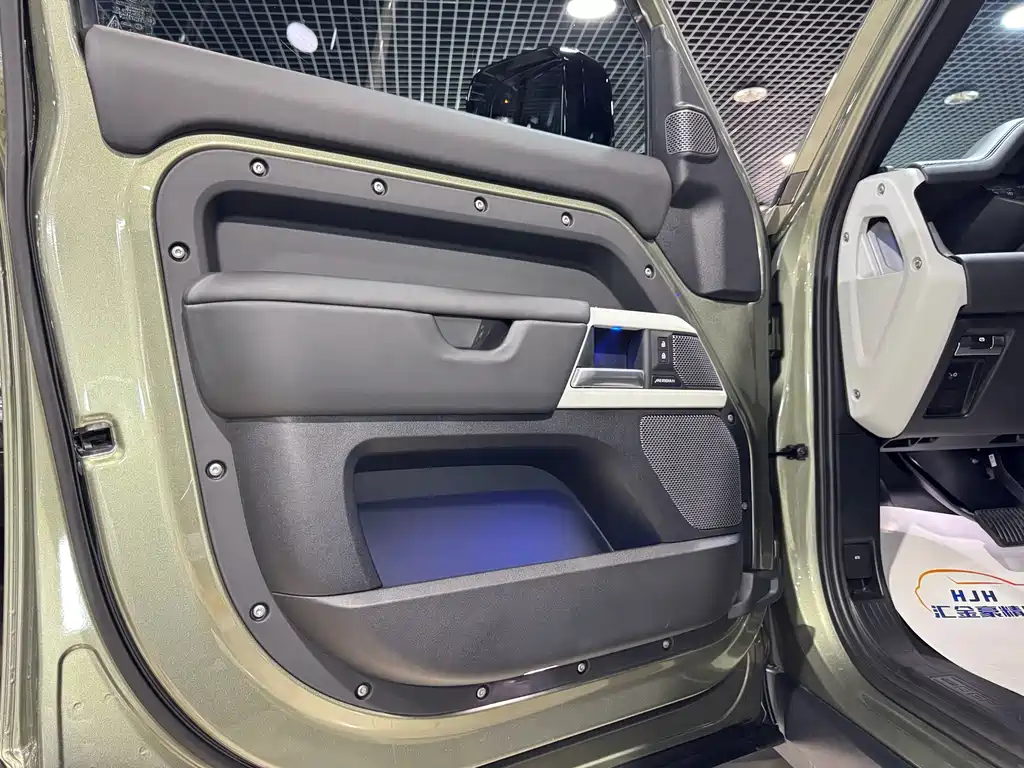 Land Rover Defender — миниатюра 11