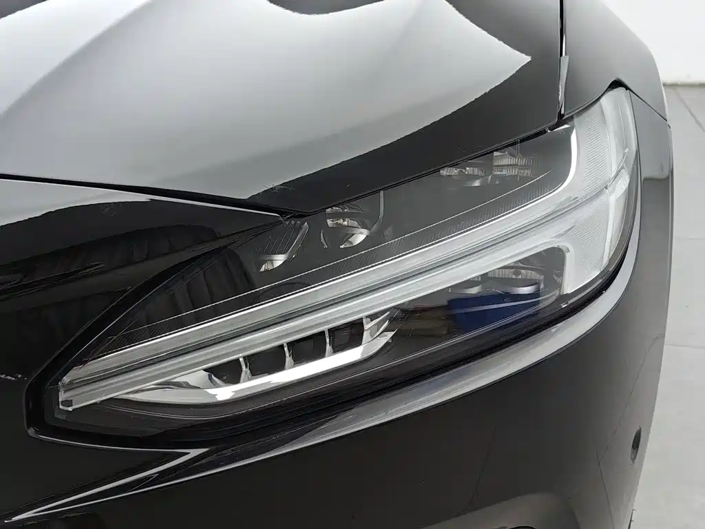 Volvo S90 — миниатюра 7