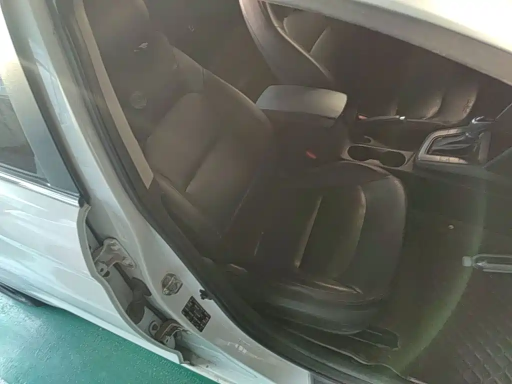 Hyundai Elantra — миниатюра 25