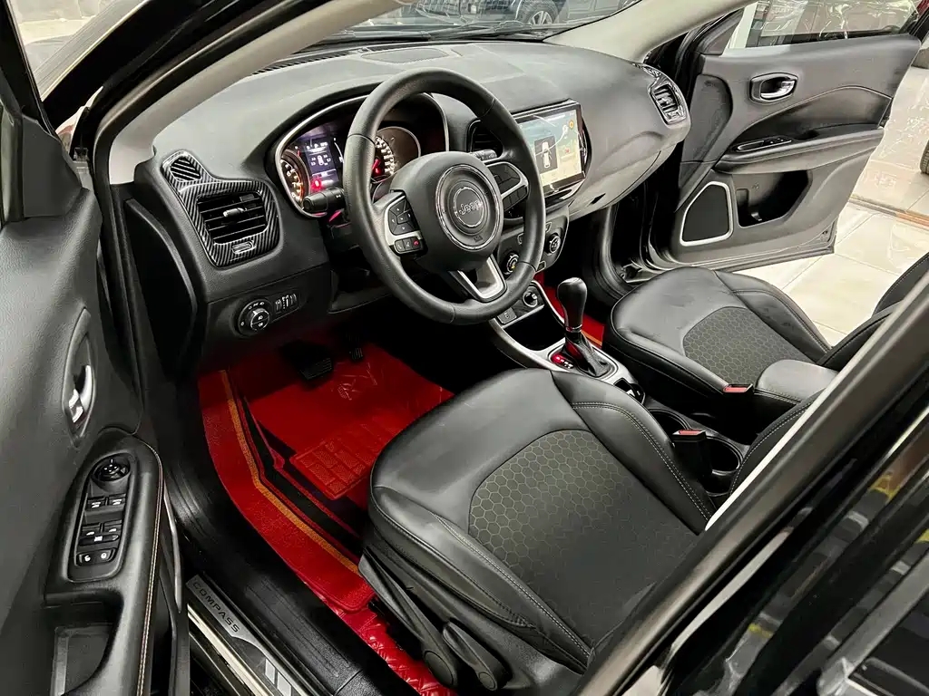 Jeep Compass — миниатюра 10