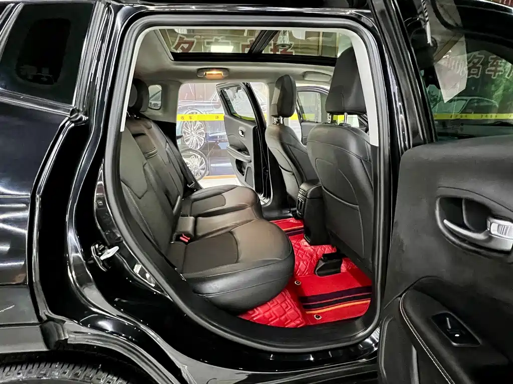 Jeep Compass — миниатюра 14