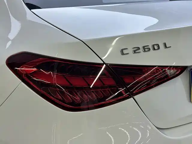 Mercedes-Benz C-Class — миниатюра 16