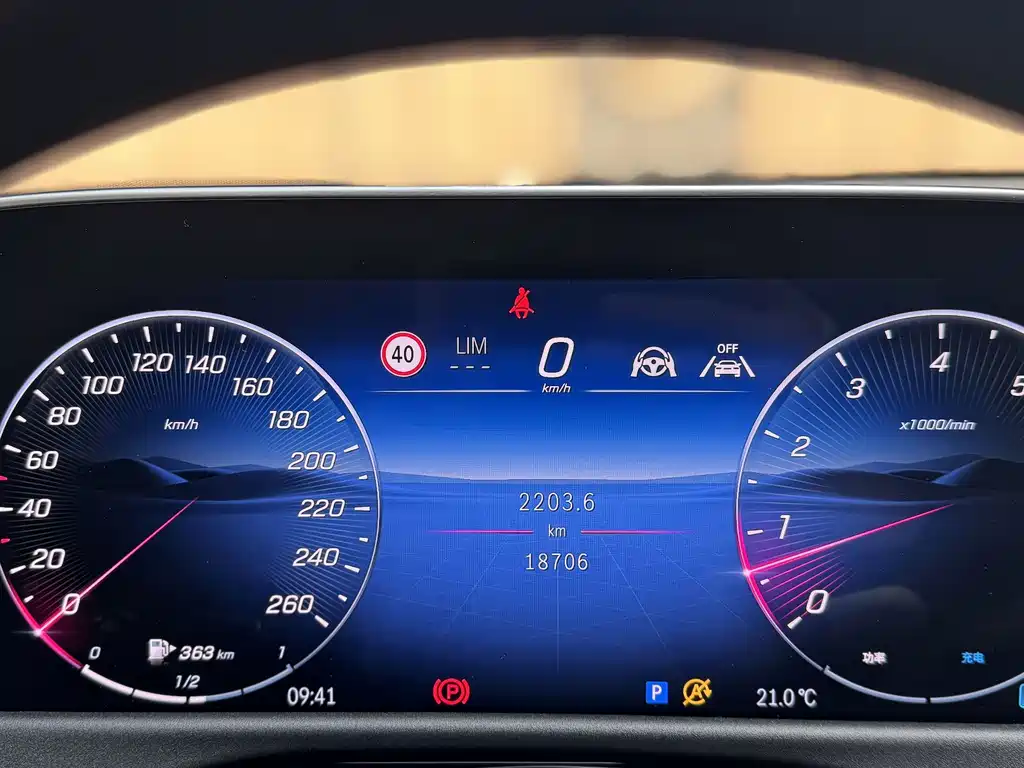 Mercedes-Benz E-Class — миниатюра 5