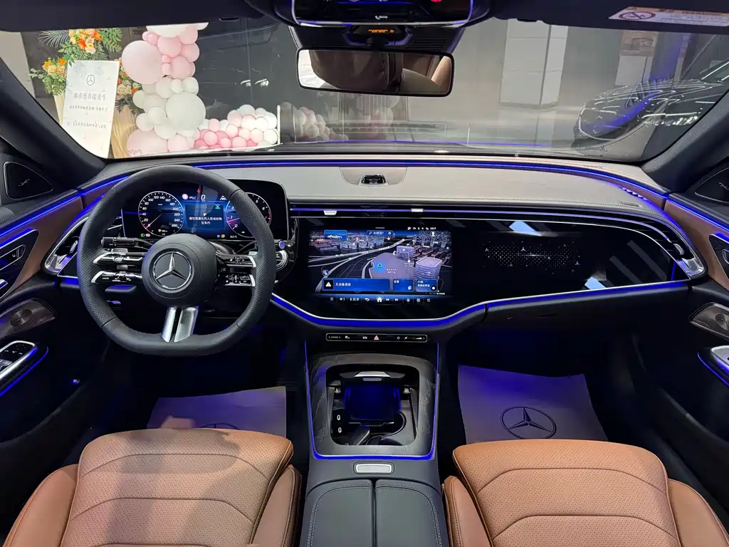 Mercedes-Benz E-Class — миниатюра 8