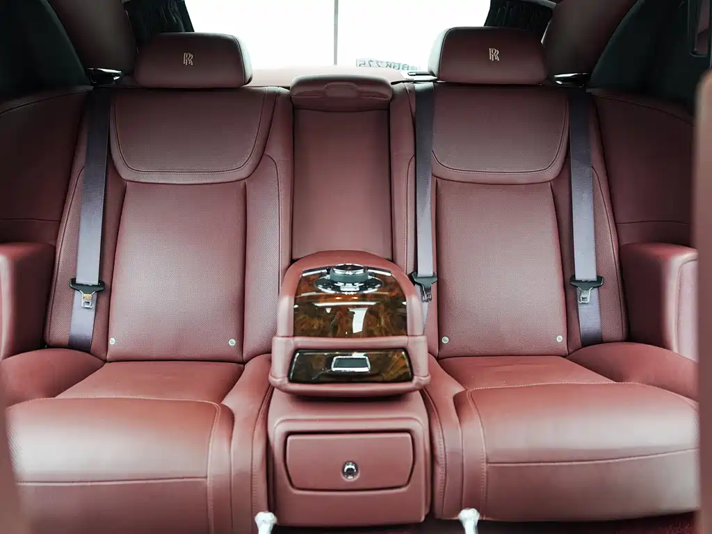 Rolls-Royce Ghost — миниатюра 12