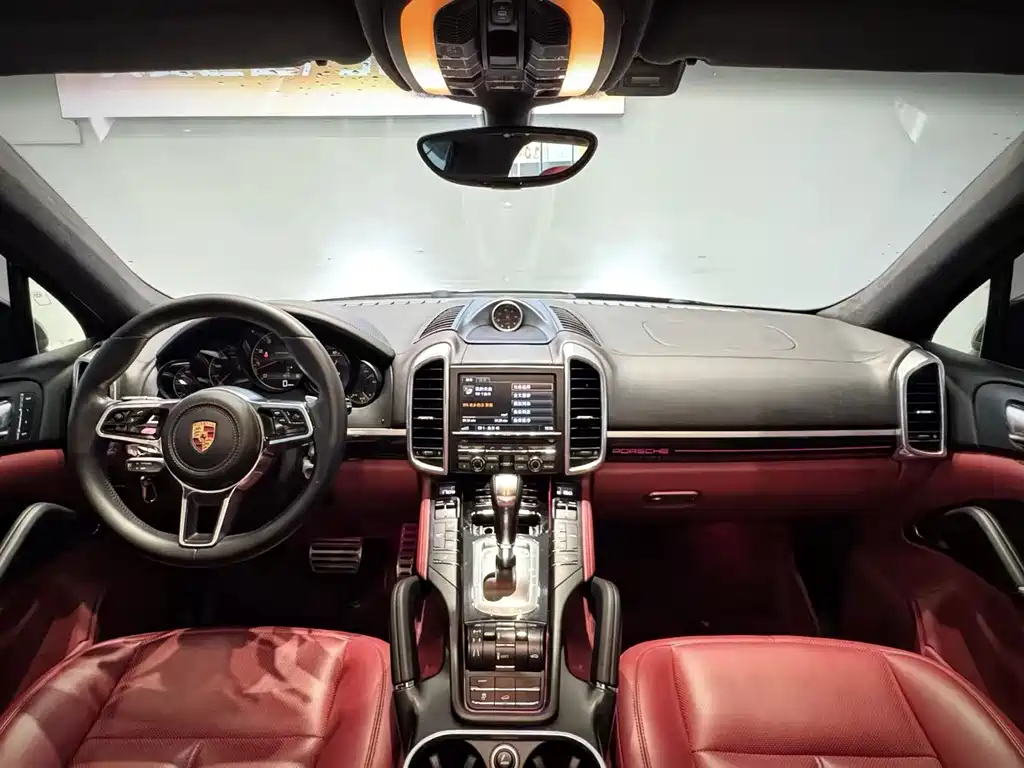 Porsche Cayenne — миниатюра 5