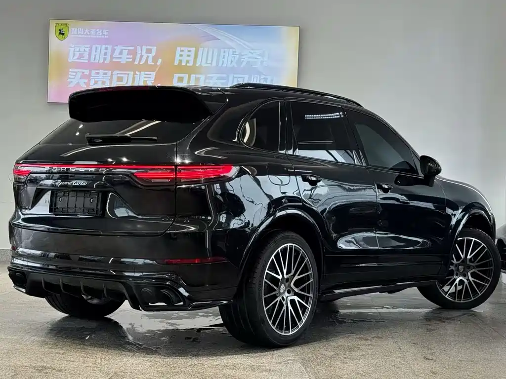 Porsche Cayenne — миниатюра 7