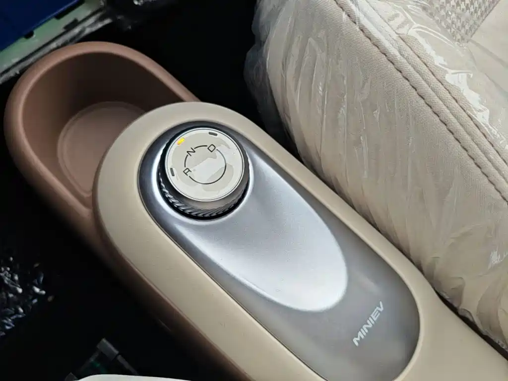 Wuling MINIEV — миниатюра 14