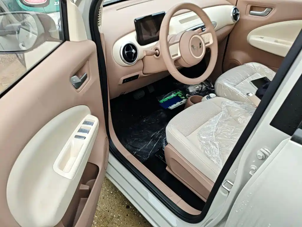 Wuling MINIEV — миниатюра 16