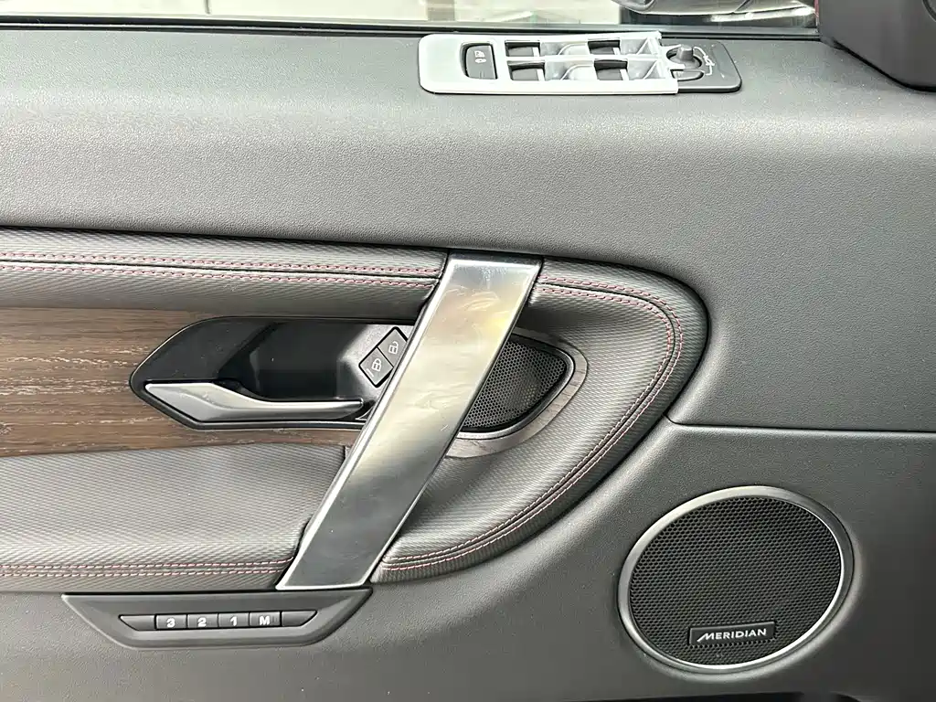 Land Rover Discovery Sport — миниатюра 23