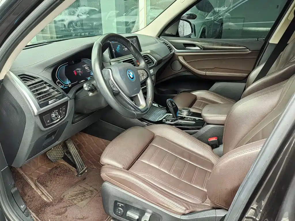BMW iX3 — миниатюра 7