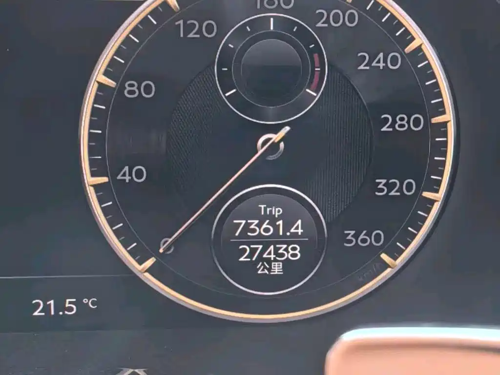 Bentley Flying Spur — миниатюра 4