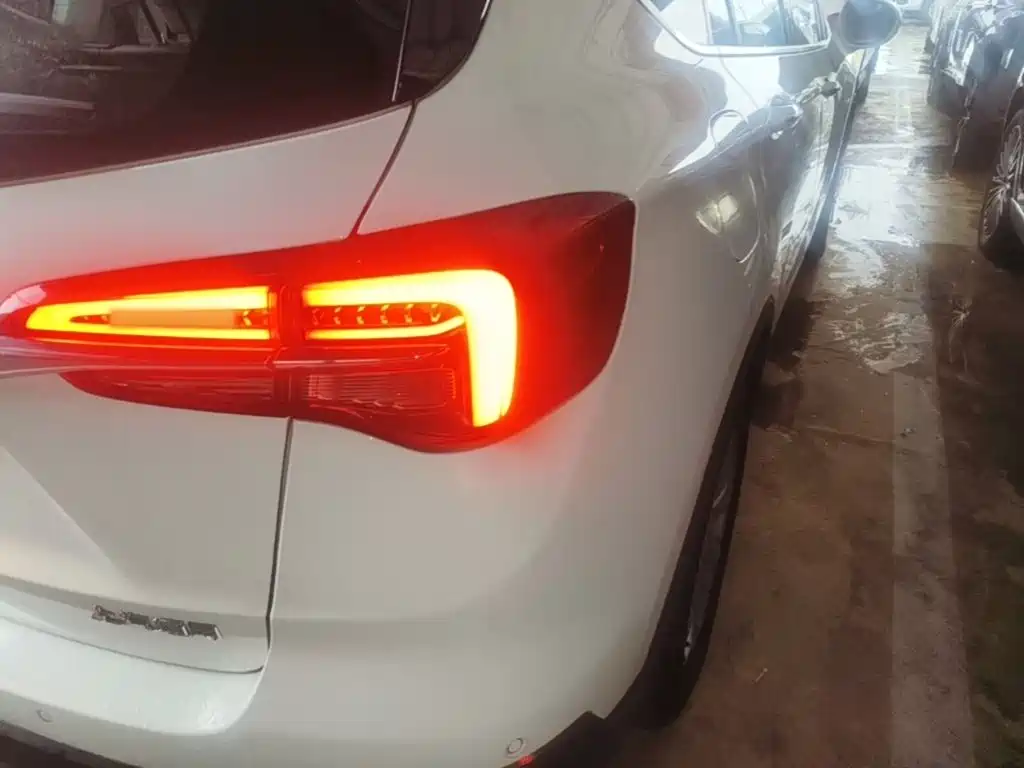 Buick Envision Plus — миниатюра 8