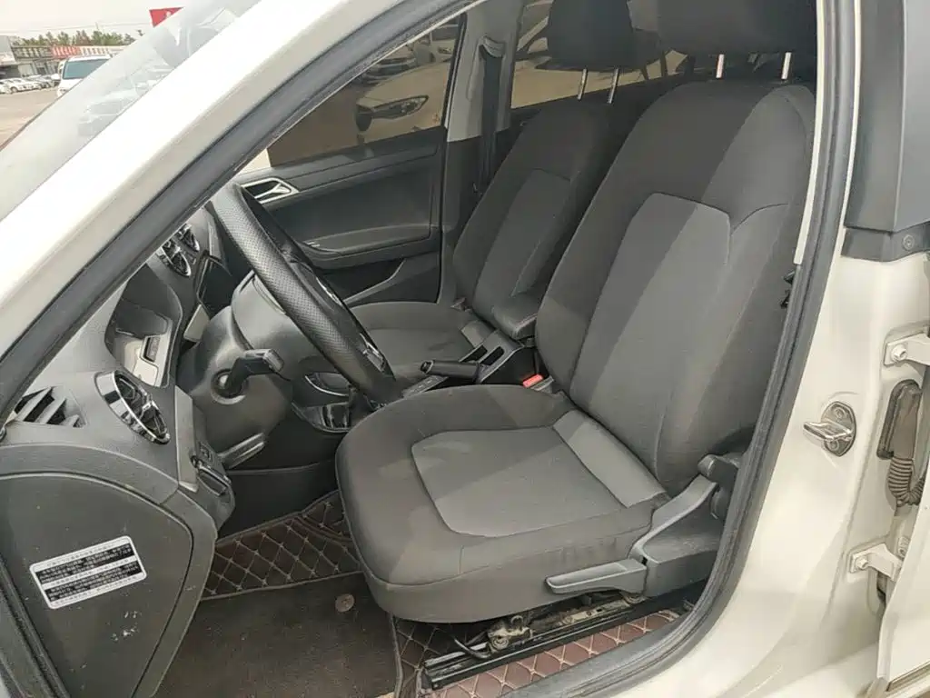 Volkswagen Jetta — миниатюра 15