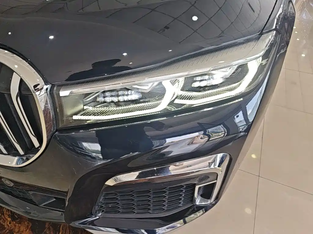 BMW 7 Series — миниатюра 24