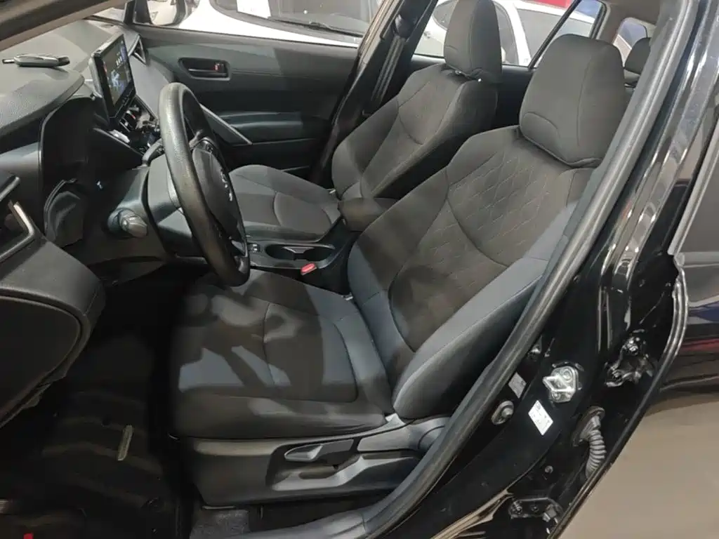 Toyota Corolla Cross — миниатюра 15