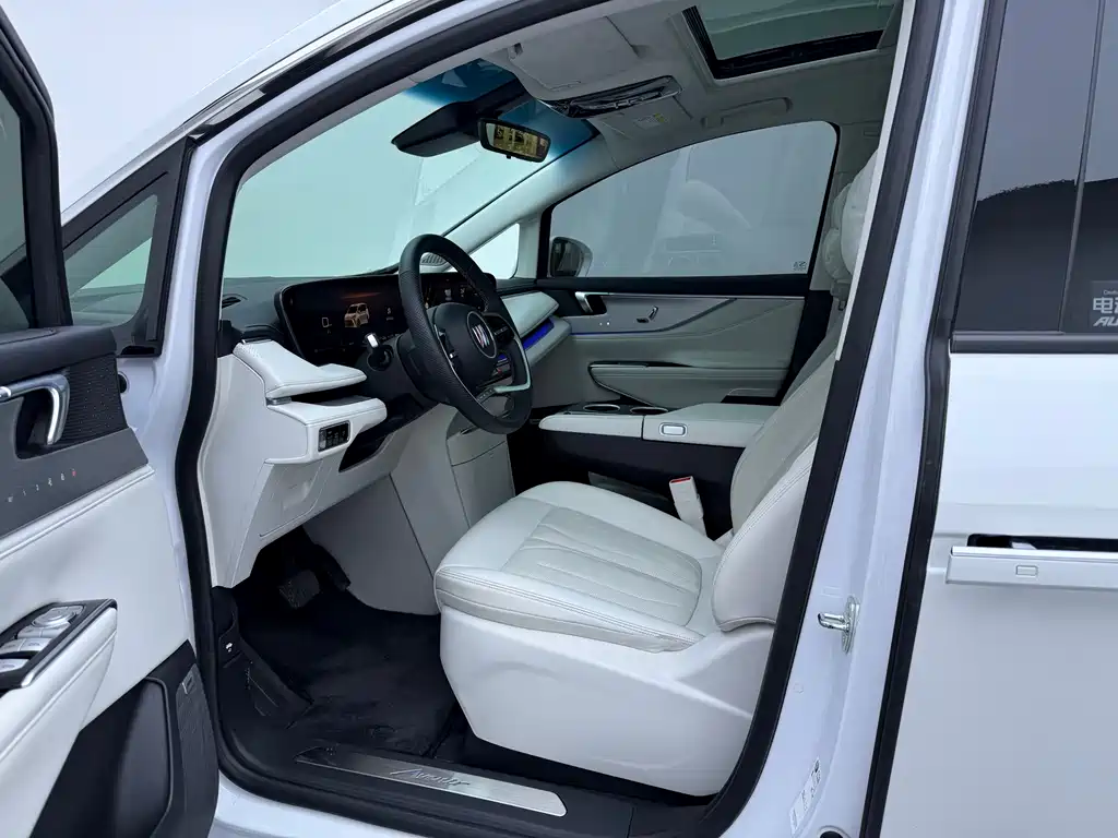 Buick GL8 2024 7 мест