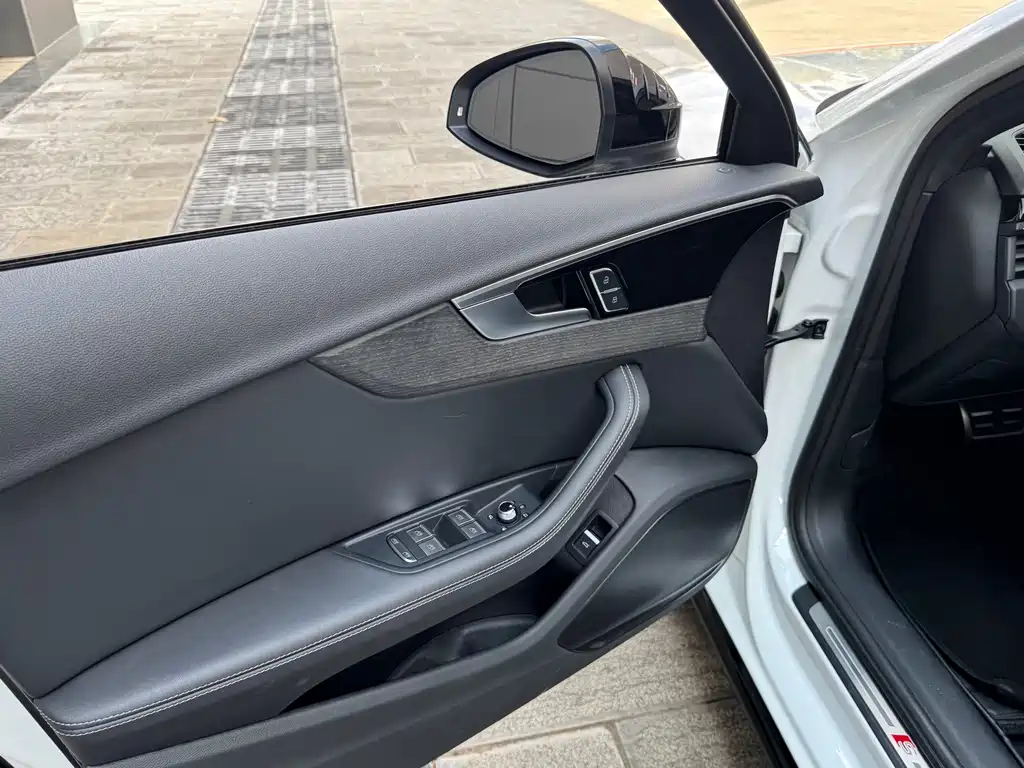 Audi A4L — миниатюра 28