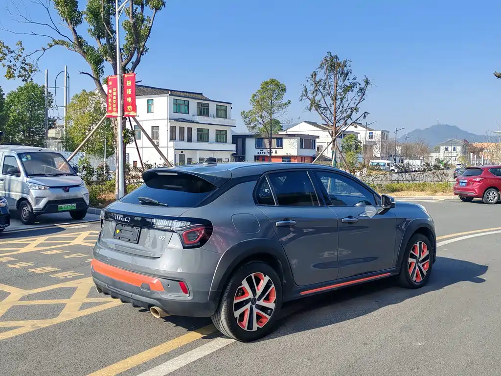 Lynk & Co 02 - фото 14